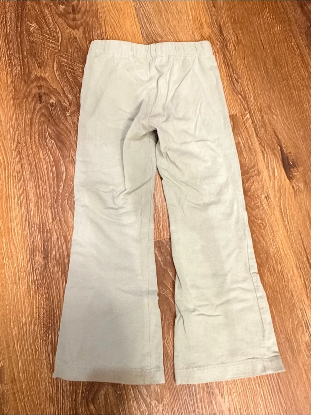 Nike Girls 4T Sage Green Fleece Sweatshirt & Flare Pants Set 🤍🌿